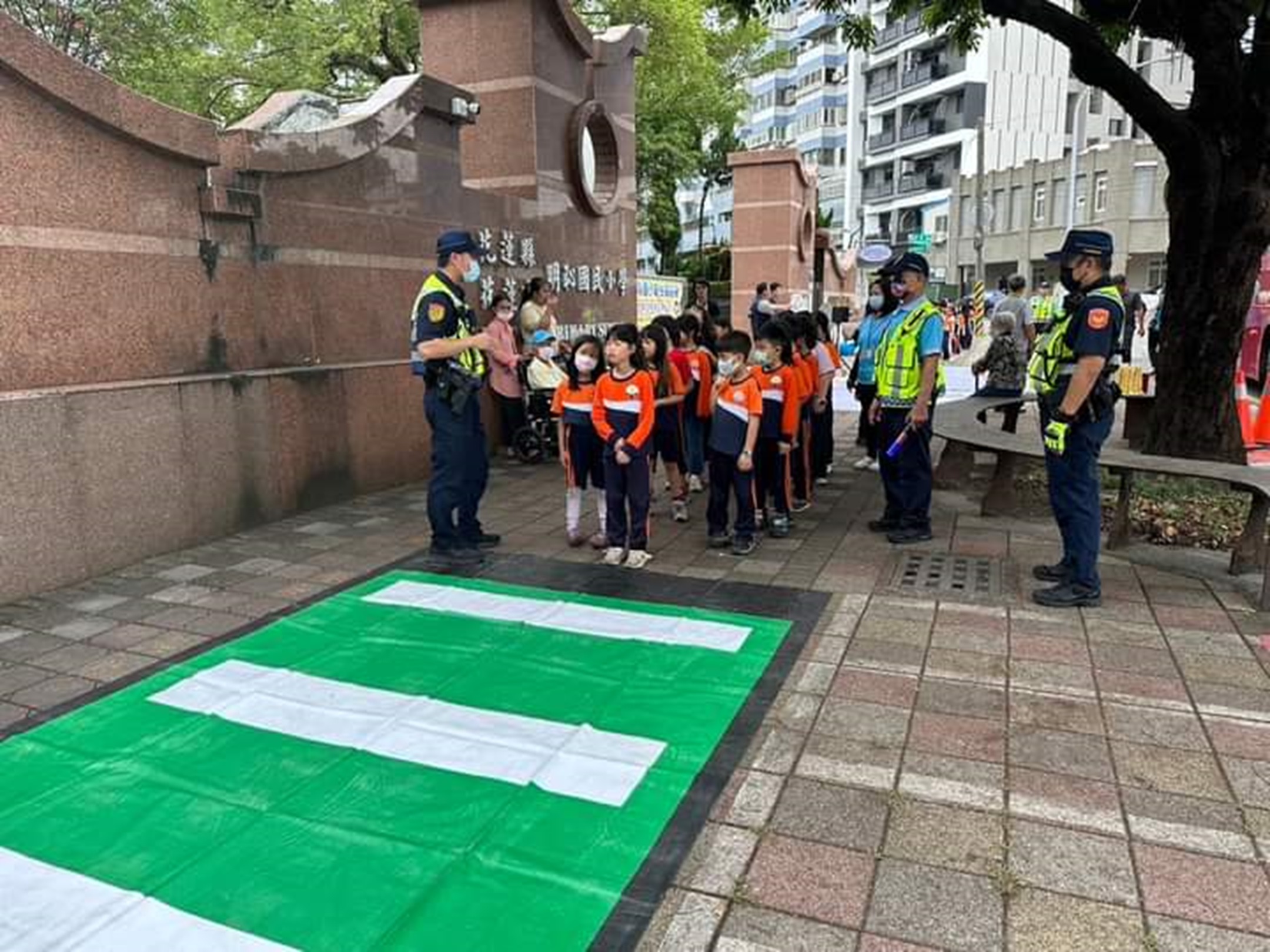 學童實境體驗大型車視野死角　從生活中落實交通安全守護力
