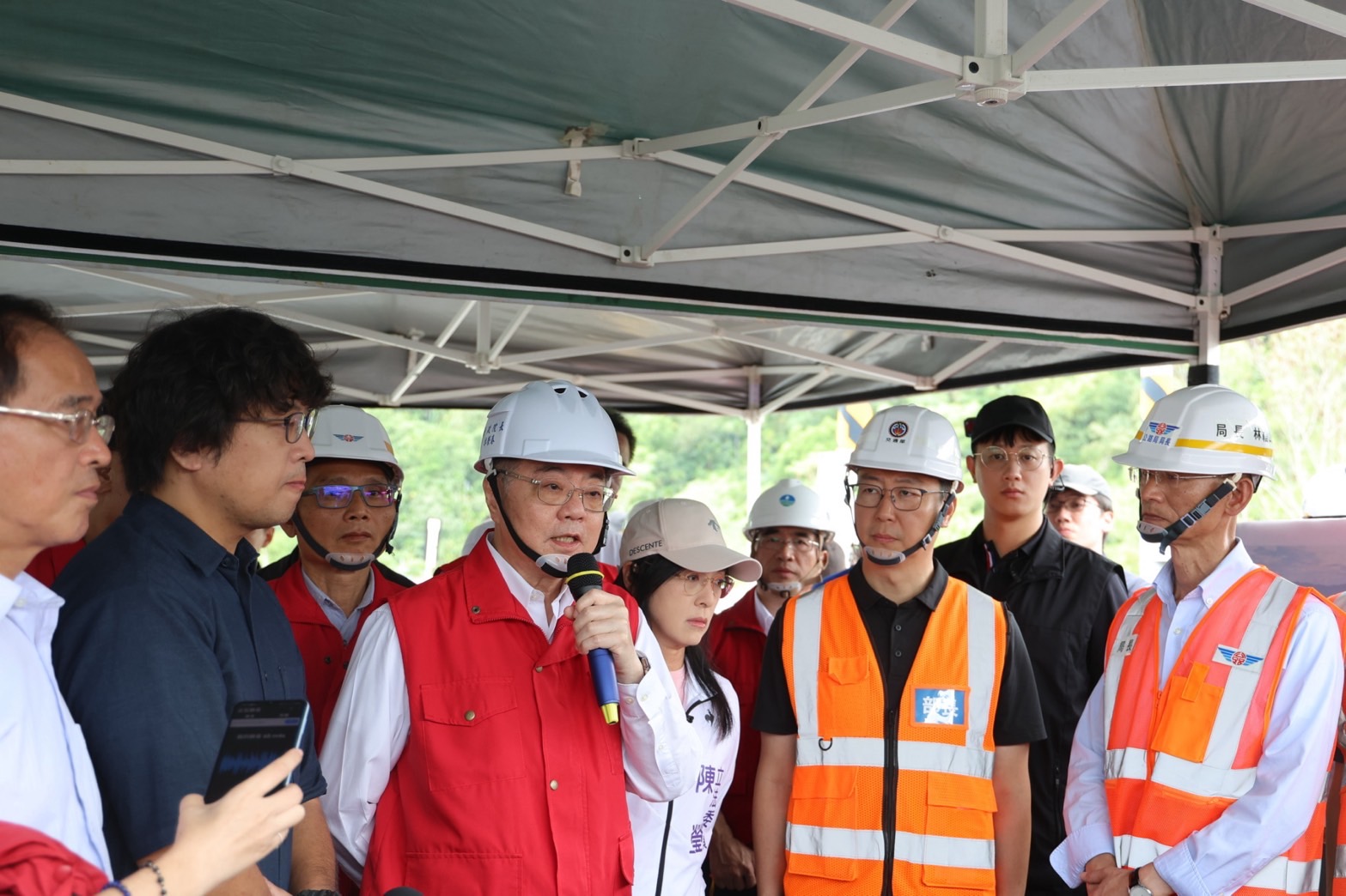 卓榮泰院長視察馬太鞍溪災區　強調全面救援與災後重建