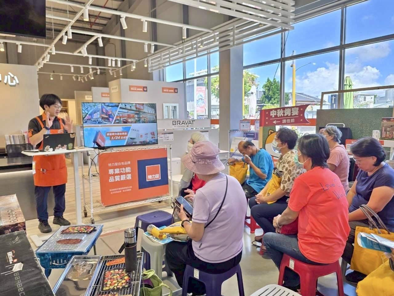 臺東縣銀髮人才服務據點攜手特力屋  媒合銀髮族再就業適性體驗