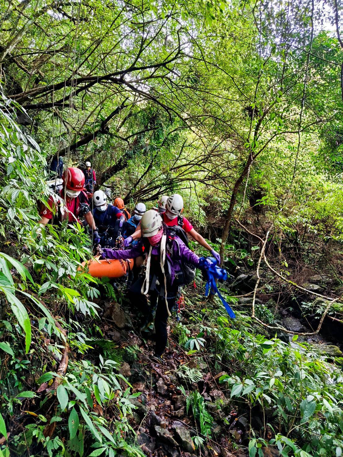 失聯13天楊姓老翁 遺體在梗枋北溪上游溪谷尋獲 失聯13天楊姓老翁 遺體在梗枋北溪上游溪谷尋獲