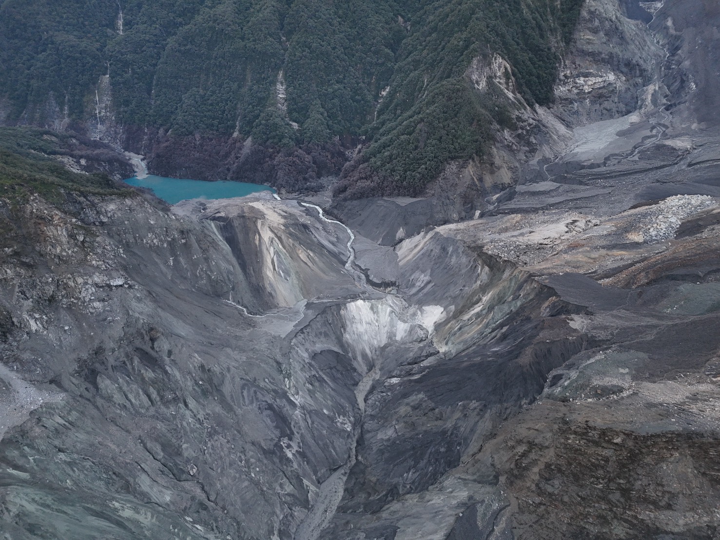 馬太鞍溪堰塞湖第三湖區已消失  水位持續下降