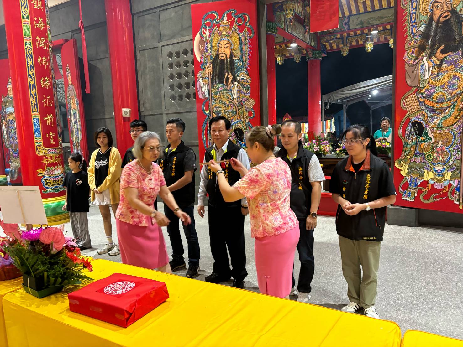 區界帝君廟祝壽團参加存仁定安宮官大帝聖誕千秋　陳金麟：保佑人人健康