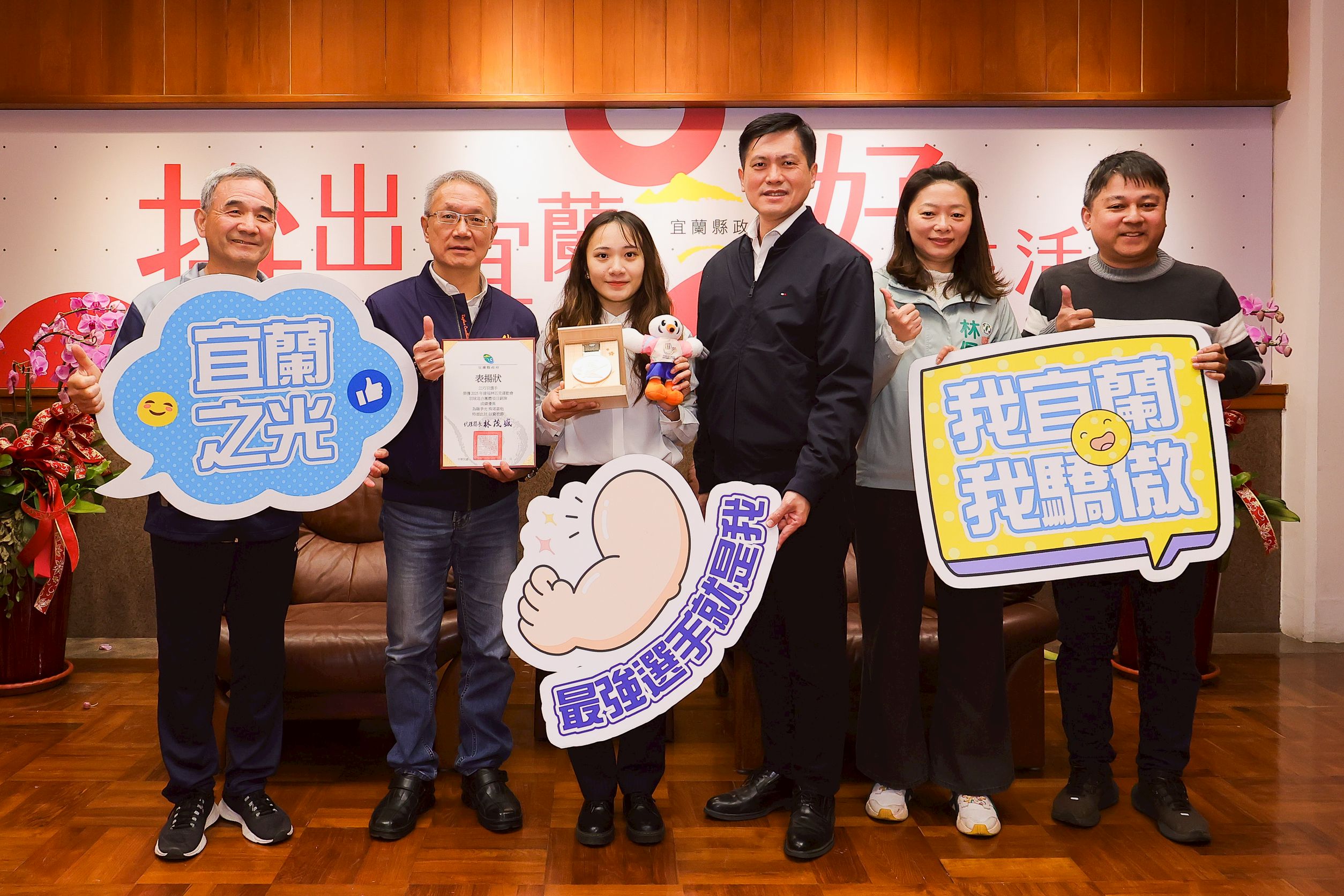 以球拍展現堅持力量　羽球選手江巧羽摘下聽障奧運銅牌