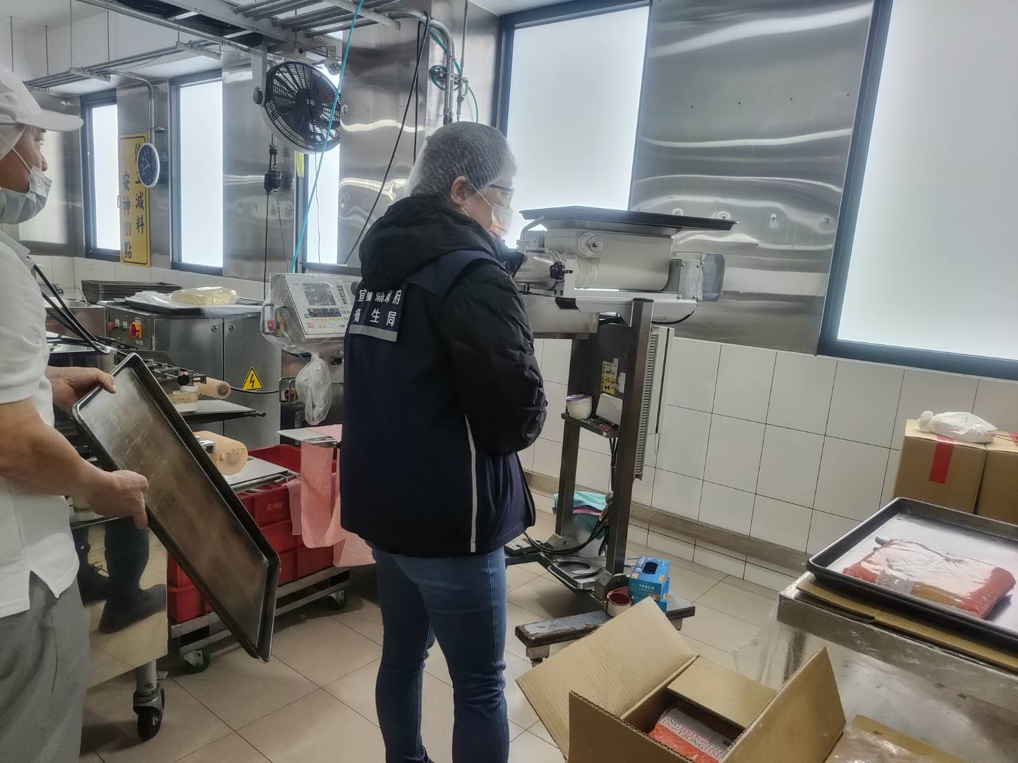宜蘭烘焙名店乳酪餅傳藏塑膠片　衛生局令業者下架同批產品