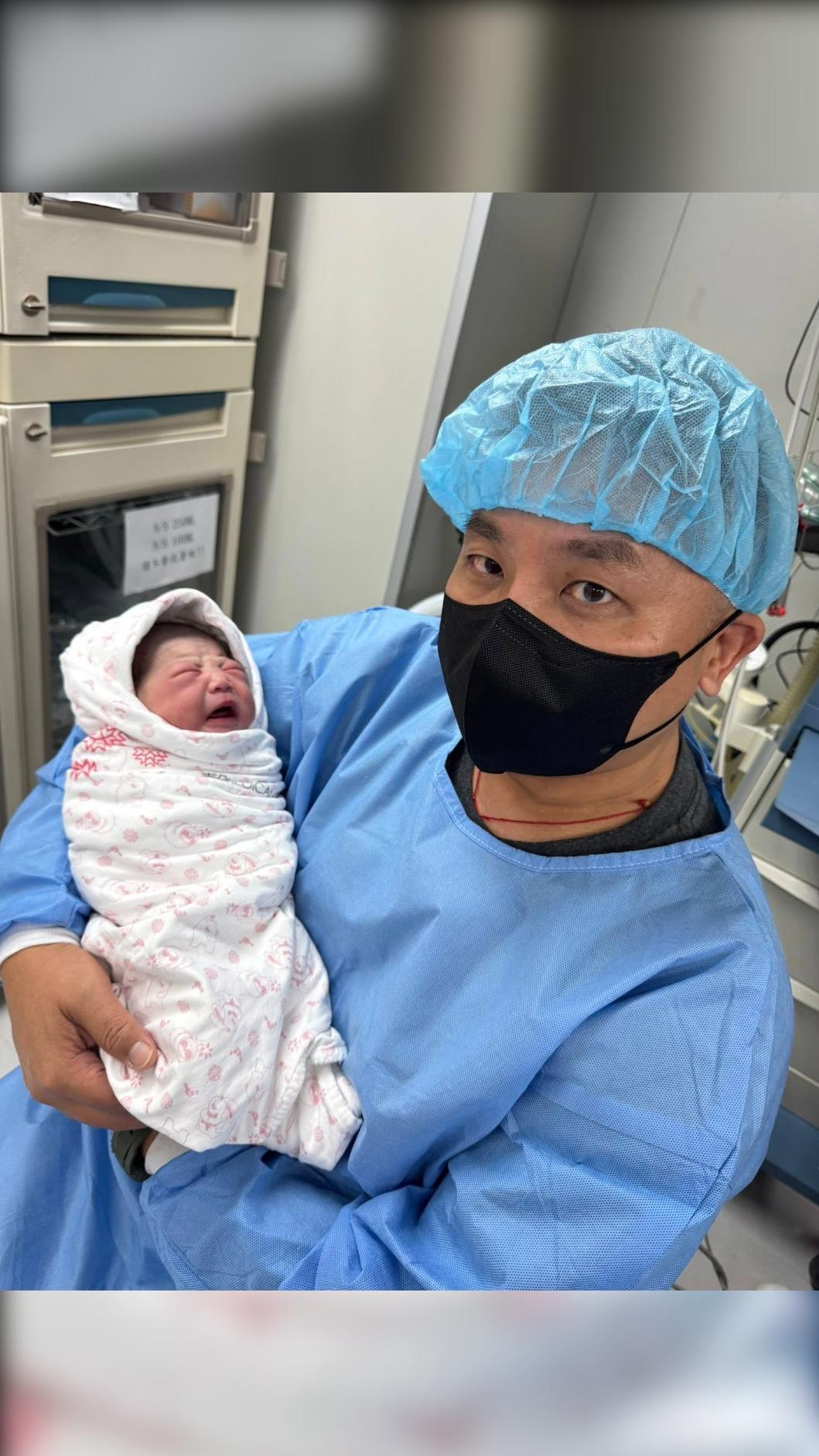 投入宜蘭選戰再喜迎「前世情人」　吳宗憲曬抱女照