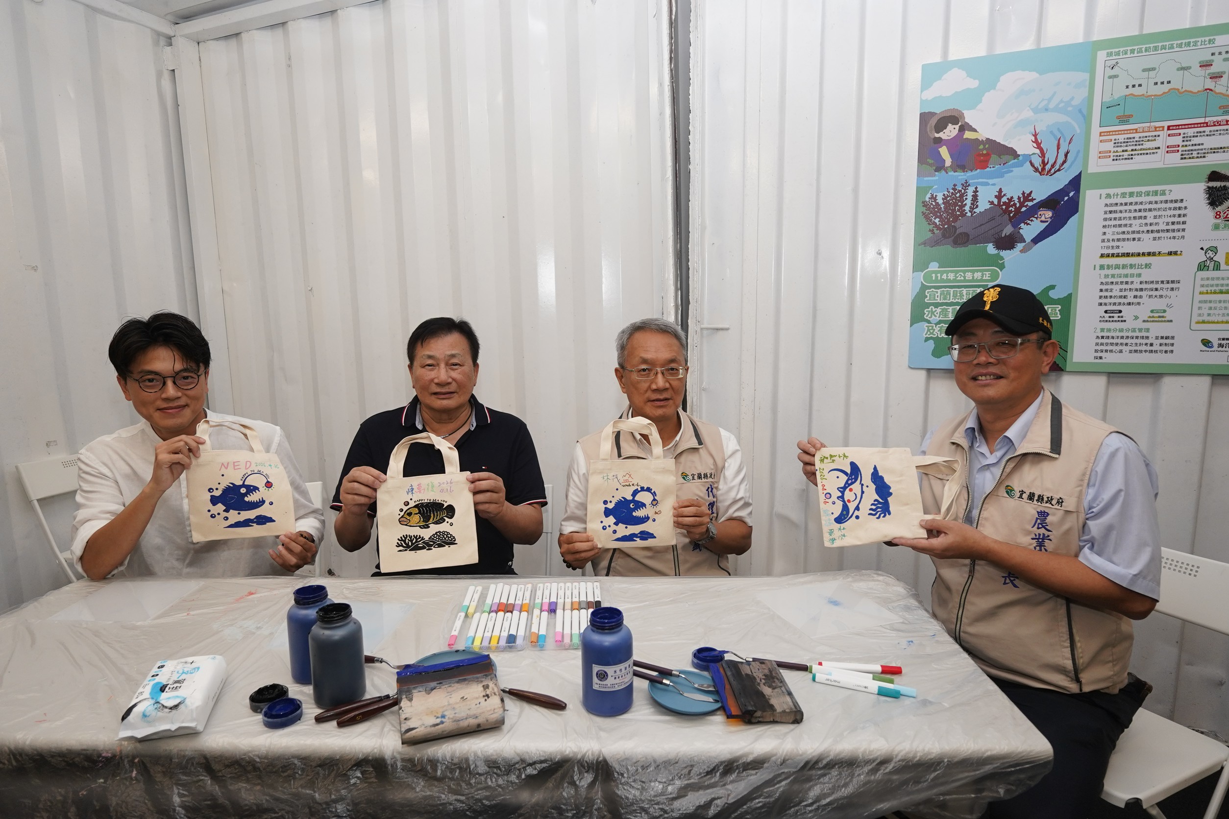 潛入海底一睹垂直分層演化奇蹟　綠博海洋館「蔚藍脈動」