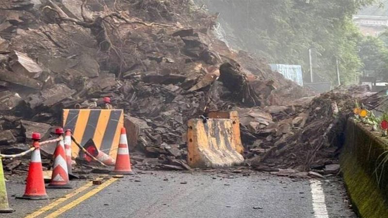 雨彈狂襲　宜縣南澳金洋部落大規模坍方秒變孤島