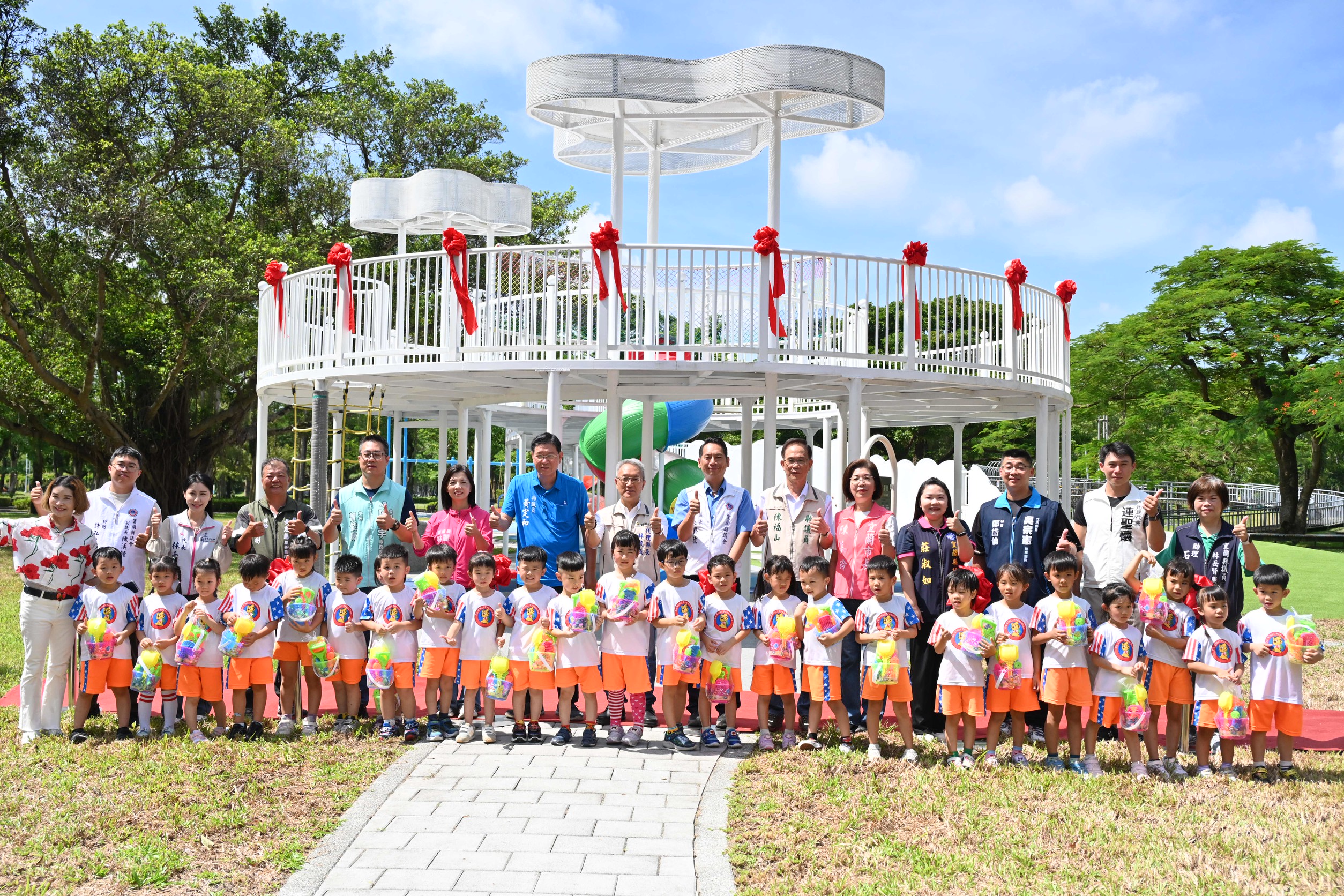 雲朵、彩虹融入童趣空間　宜蘭運動公園特色兒童遊戲場全新登場