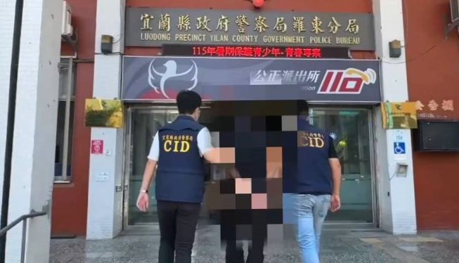 網友相約摩鐵愛愛因戴不戴套爭執女遭毆打　羅警意外查獲改造手槍送辦