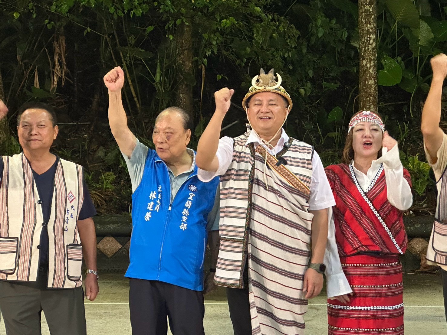 吳宗憲深入大同固原鄉票倉　林國漳與長輩齊做早操搏感情