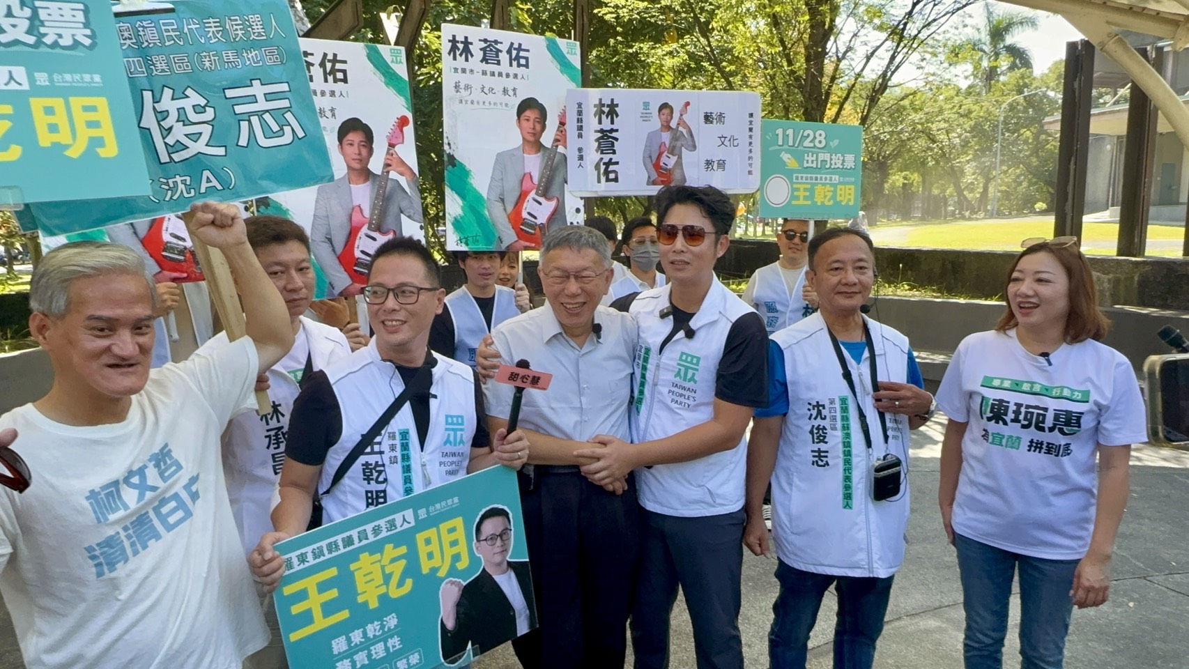 柯文哲：醫生不會挑病人　加碼普發2萬、掏空台灣