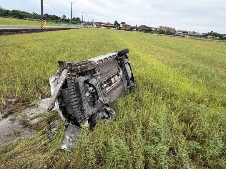 壯圍無號誌路口2輛自小客車相撞　7人受傷所幸無大礙